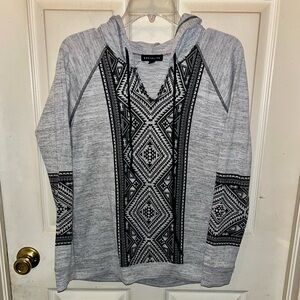 SOCIALITE Women’s Long Sleeve Print Hoodie Top. Sz L.